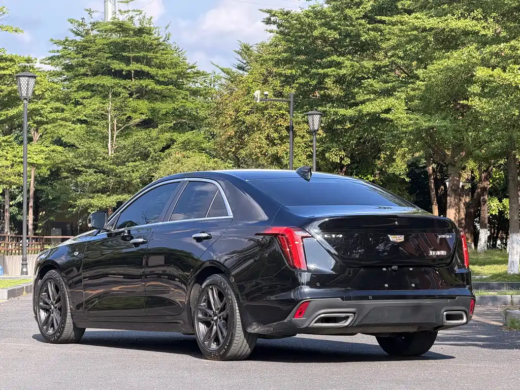 Cadillac CT4 — фото 5