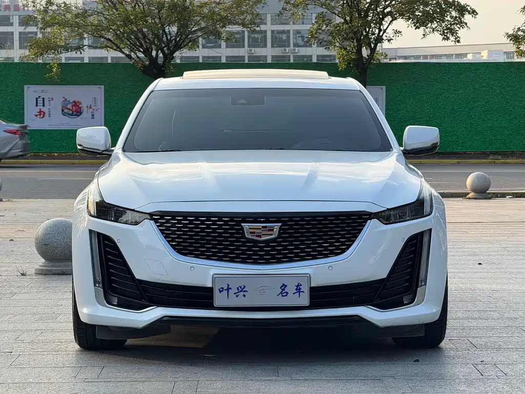 Cadillac CT5 — фото 2