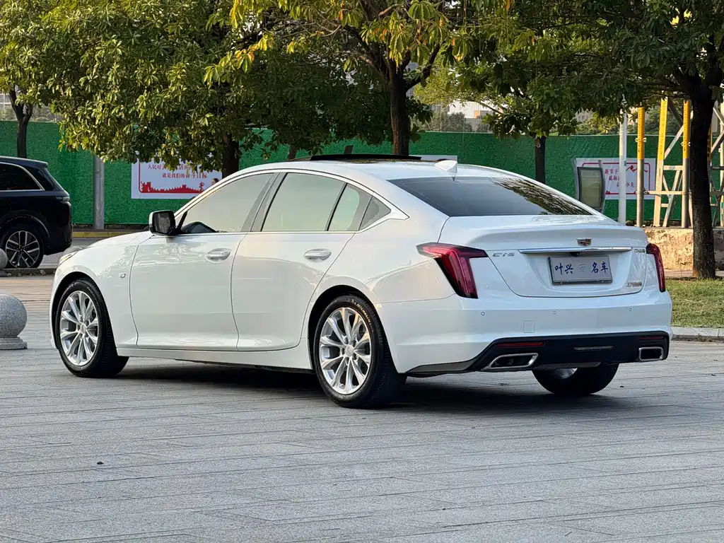 Cadillac CT5 — фото 14