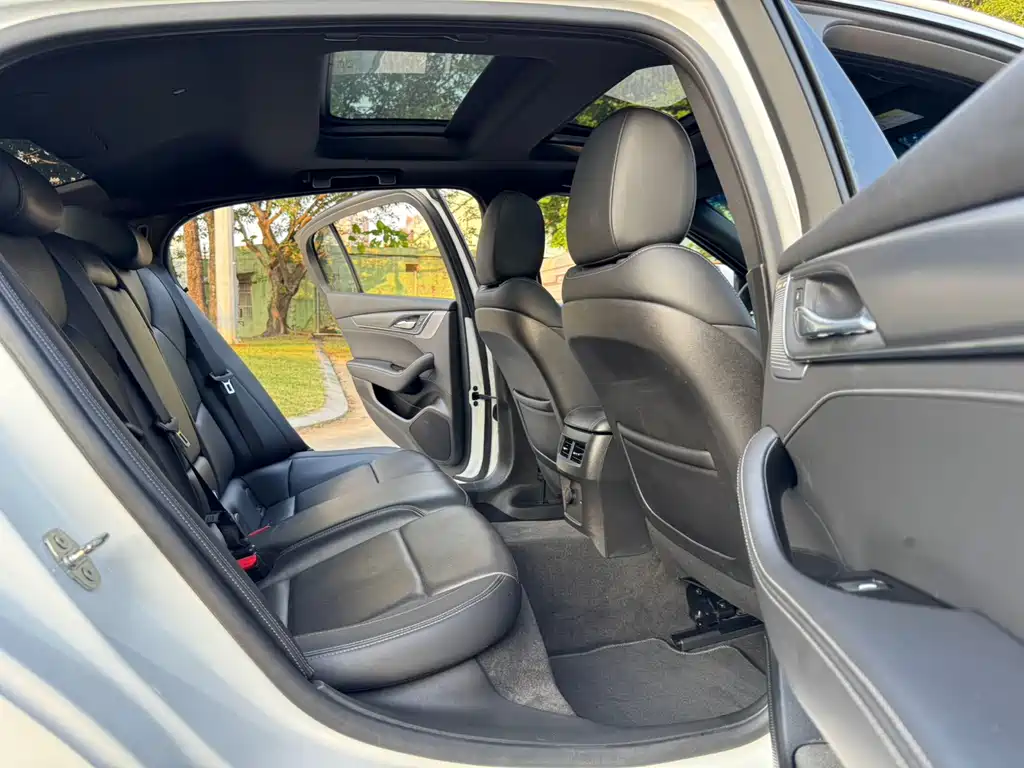 Cadillac CT5 — фото 7