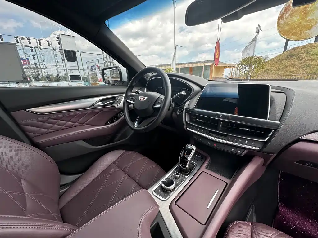 Cadillac CT5 — фото 4