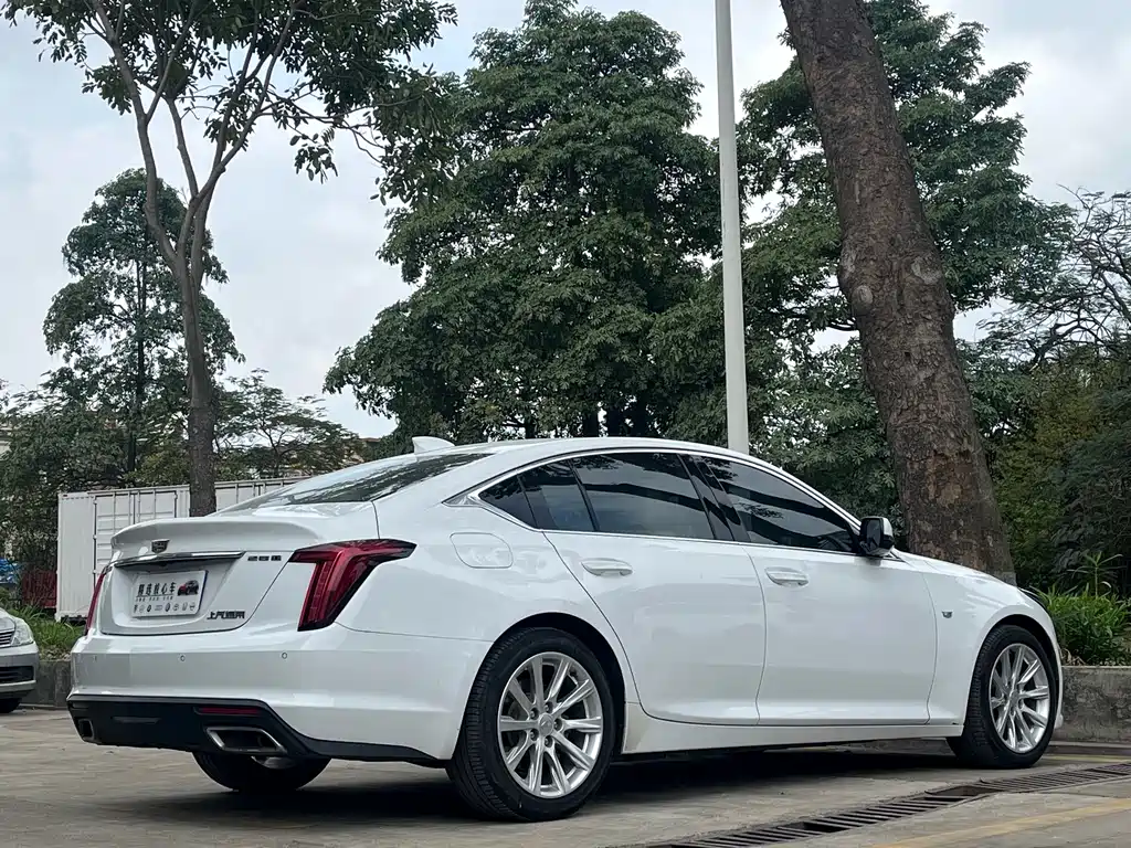 Cadillac CT5 — фото 6