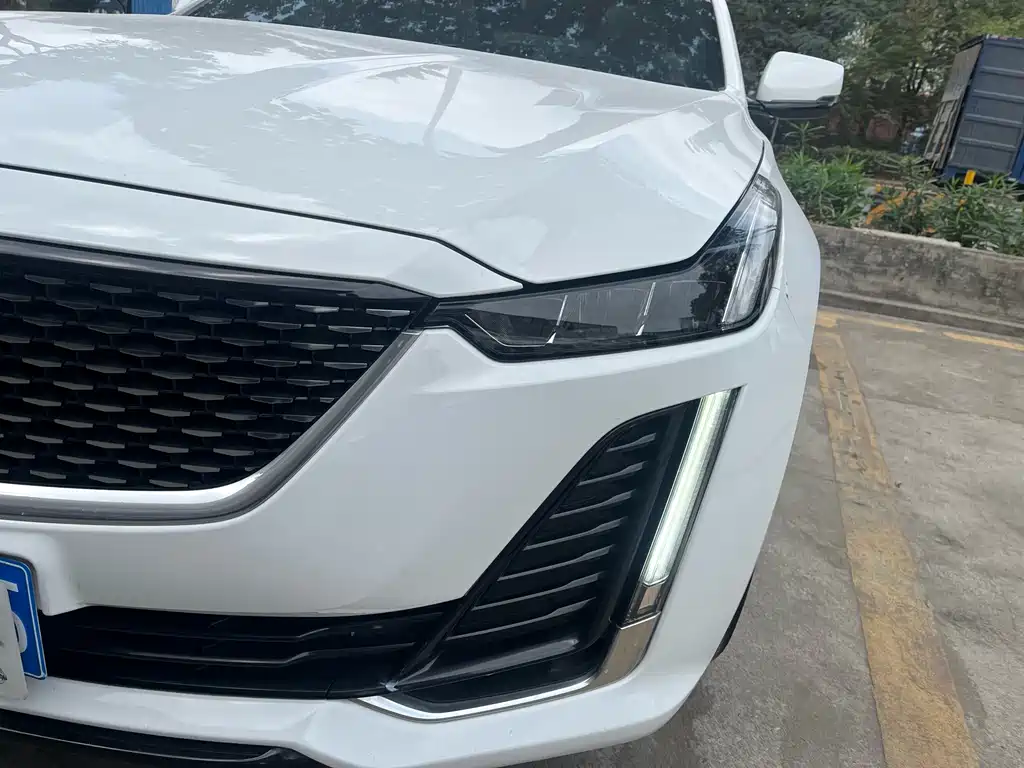 Cadillac CT5 — фото 7