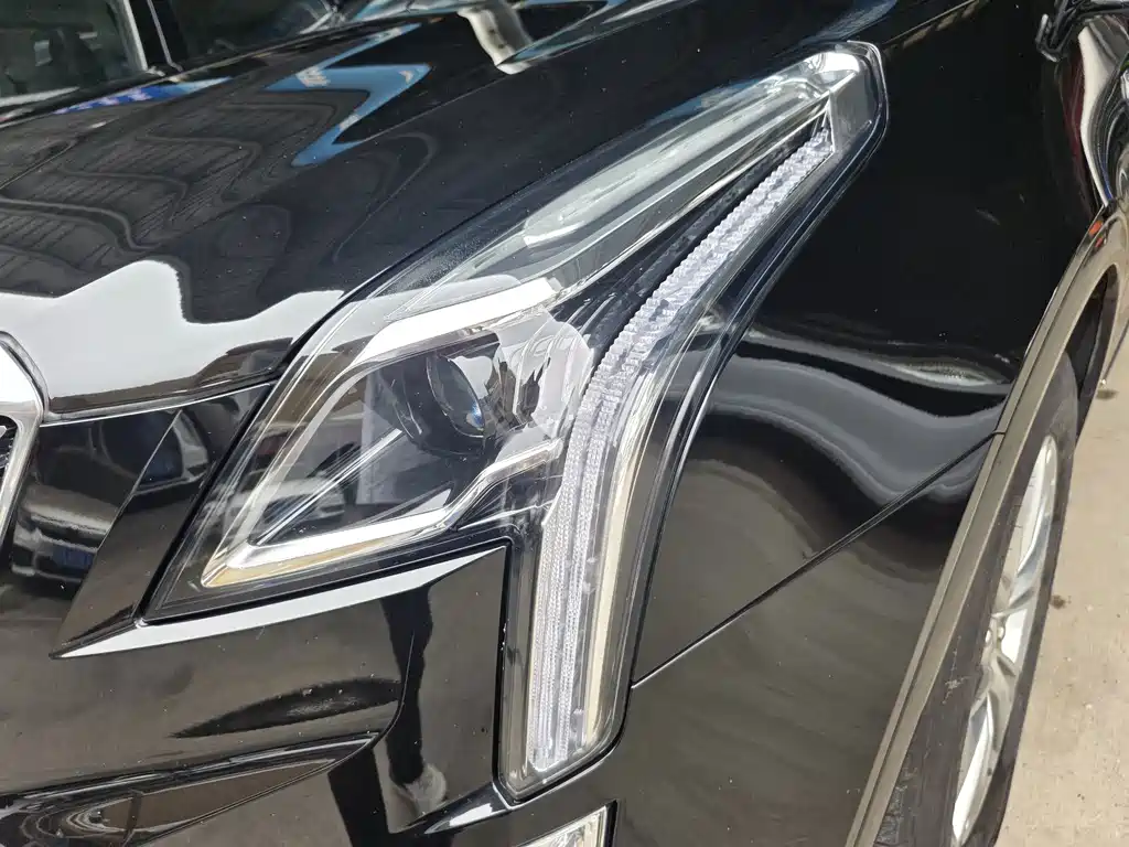 Cadillac XT5 — фото 2