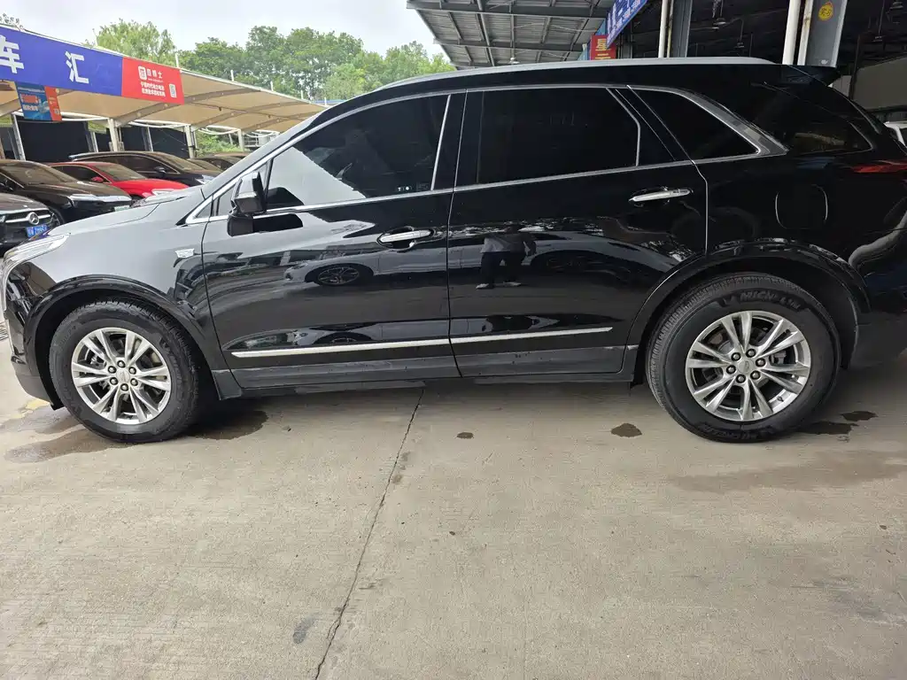 Cadillac XT5 — фото 14