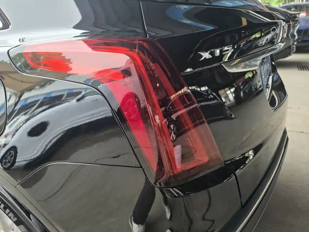 Cadillac XT5 — фото 9