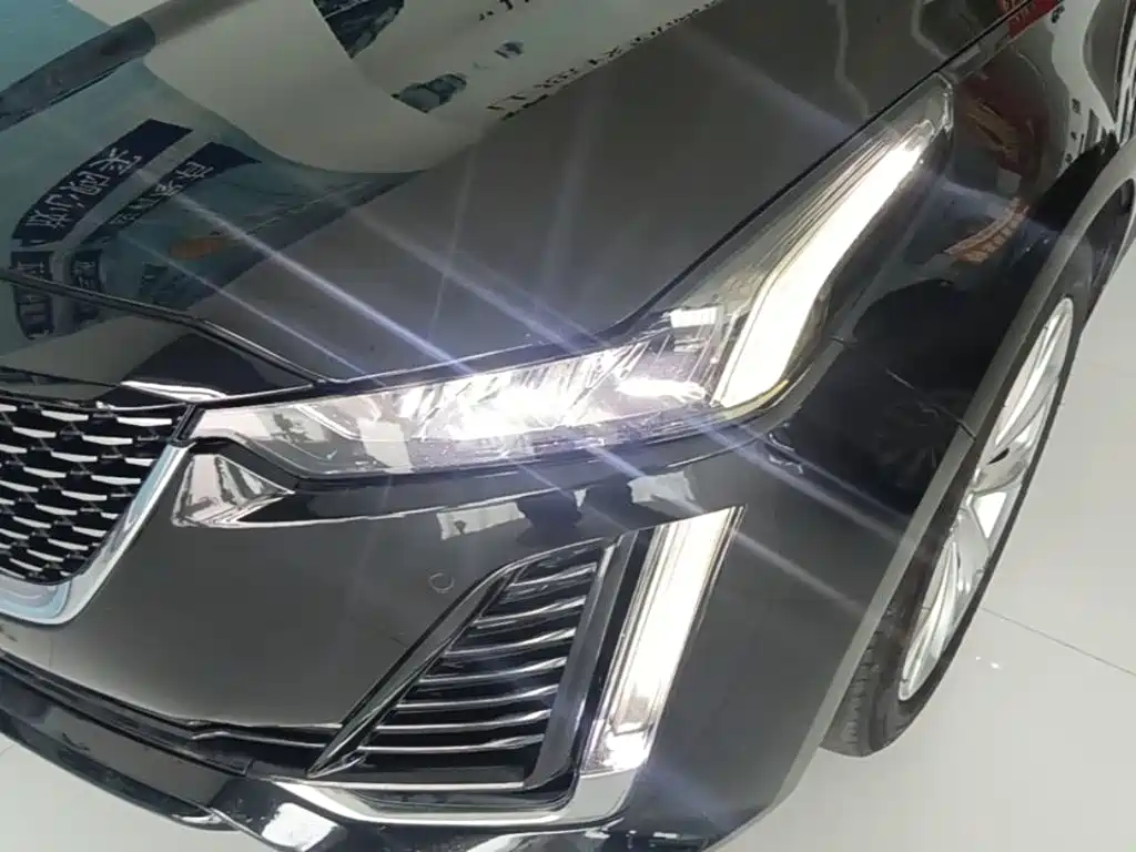 Cadillac CT5 — фото 24