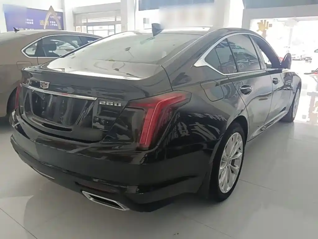 Cadillac CT5 — фото 7