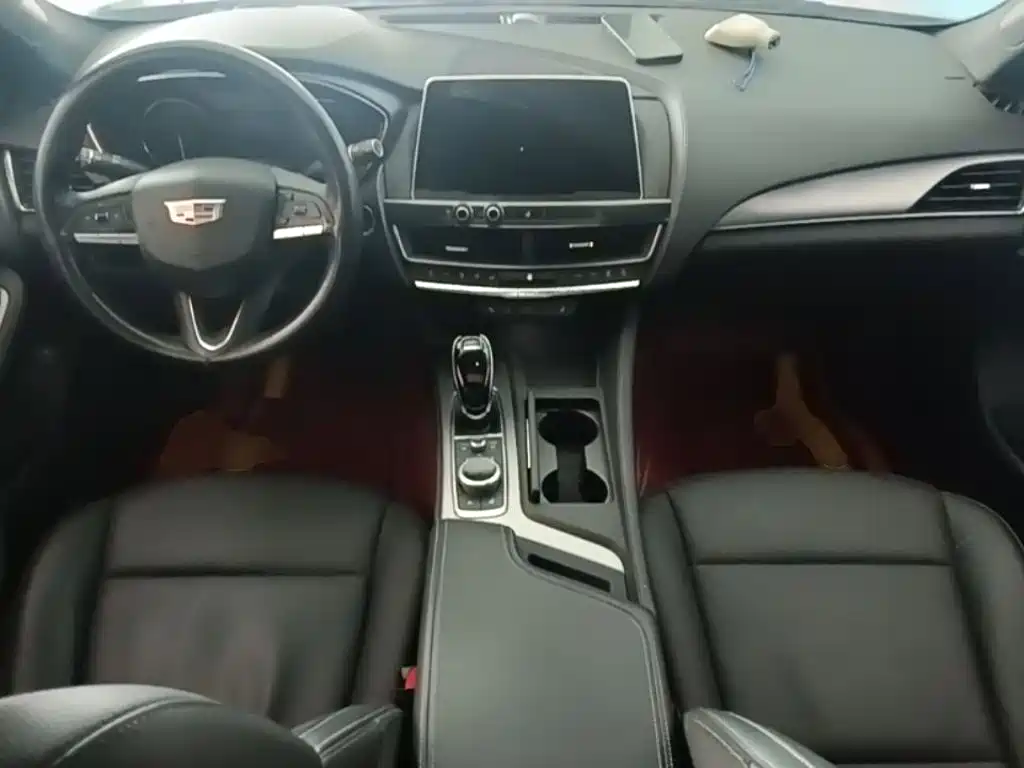 Cadillac CT5 — фото 10