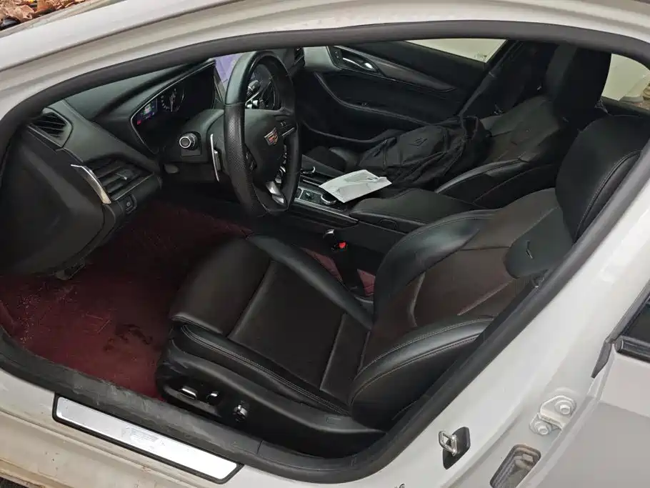 Cadillac CT5 — фото 9