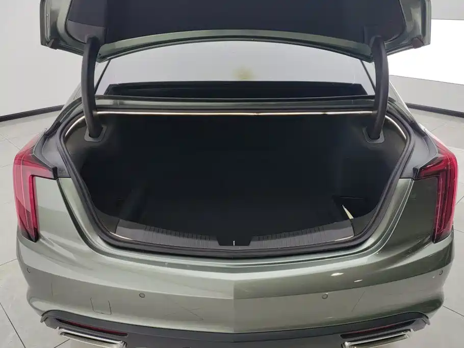 Cadillac CT5 — фото 4