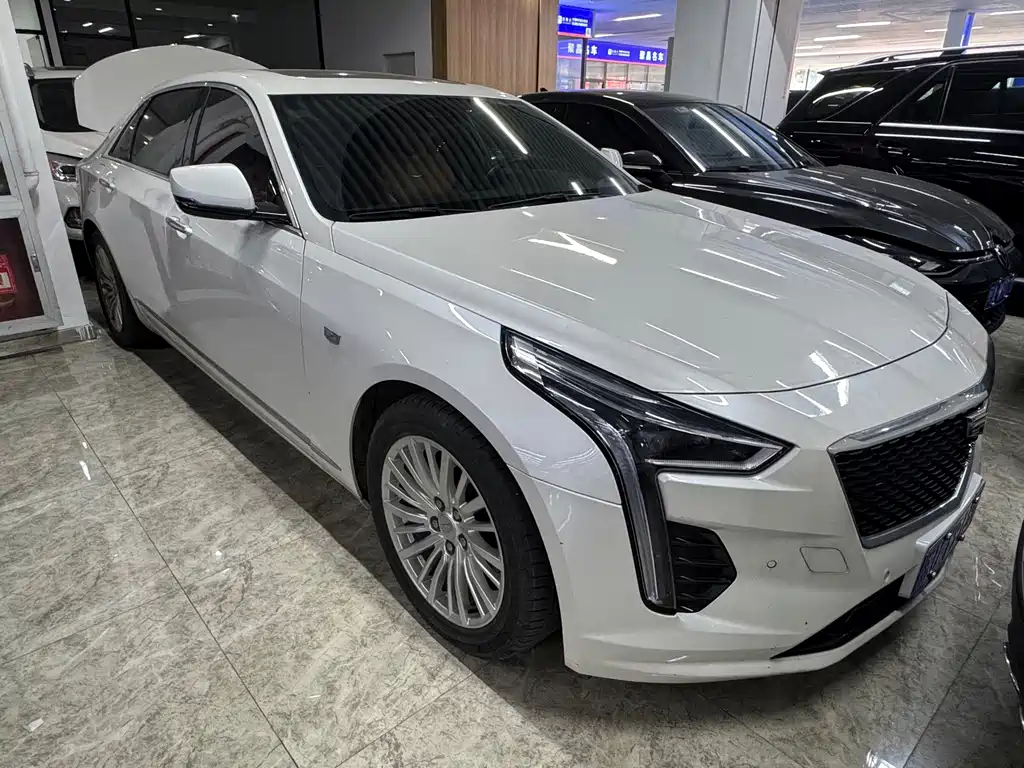 Cadillac CT6 — фото 13