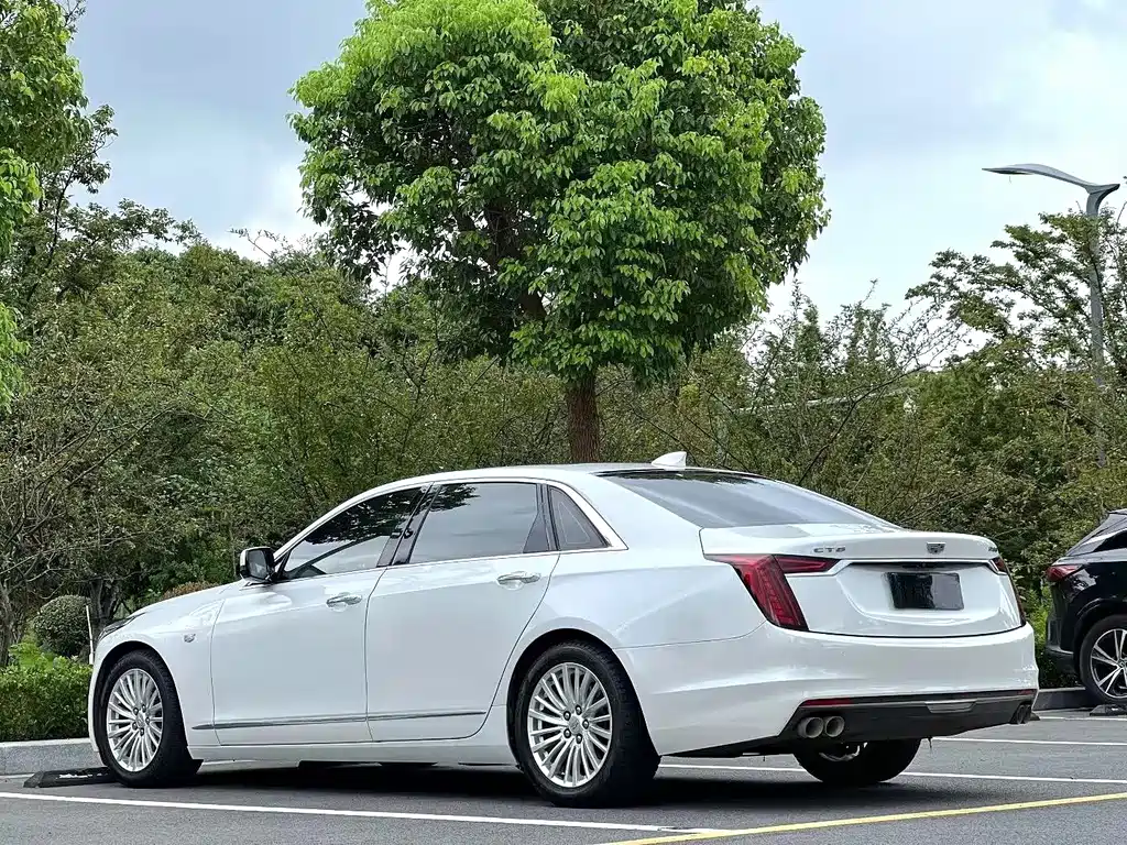 Cadillac CT6 — фото 5