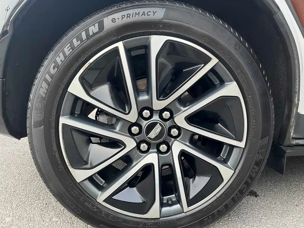 Cadillac IQ — фото 15