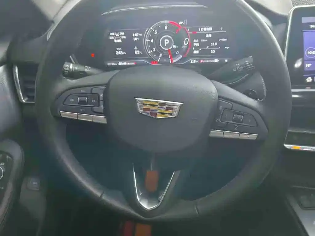 Cadillac CT5 — фото 11