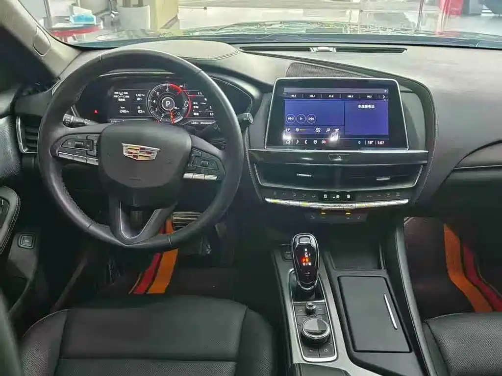 Cadillac CT5 — фото 10
