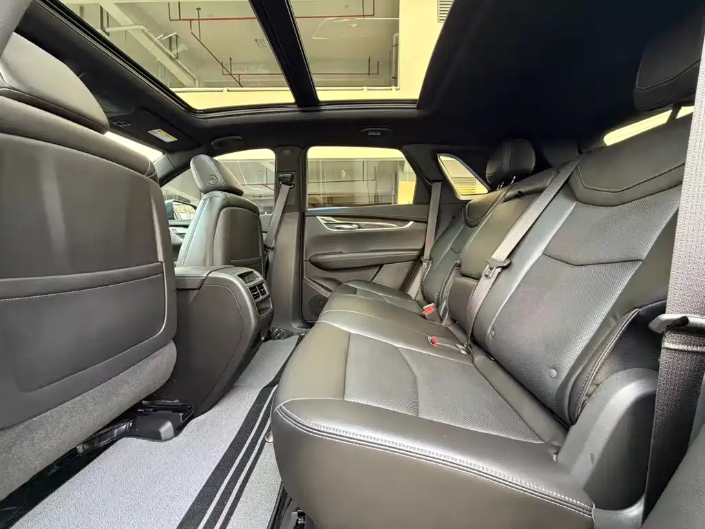Cadillac XT5 — фото 9