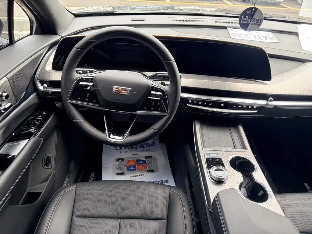 Cadillac XT5 — фото 9
