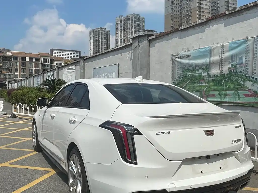 Cadillac CT4 — фото 7