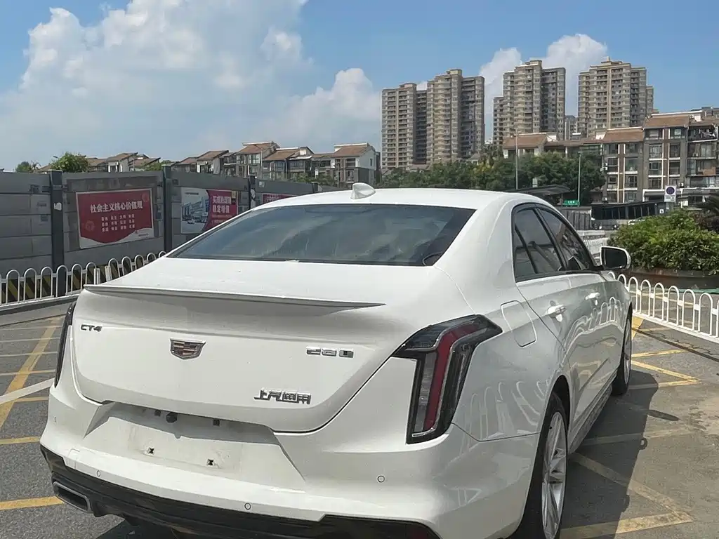 Cadillac CT4 — фото 9