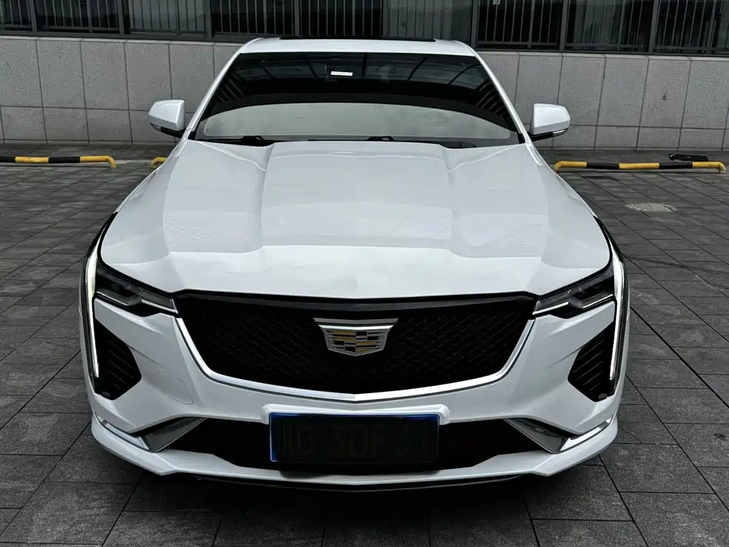 Cadillac CT4 — фото 2