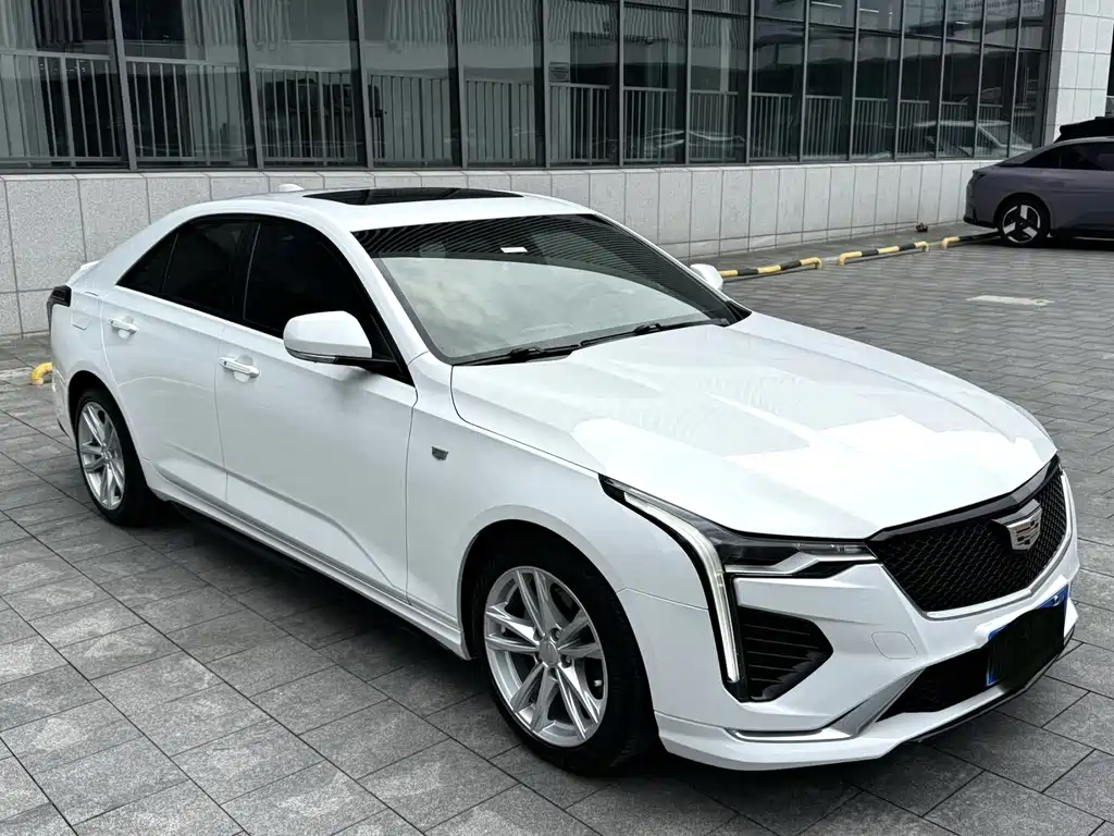 Cadillac CT4 — фото 3