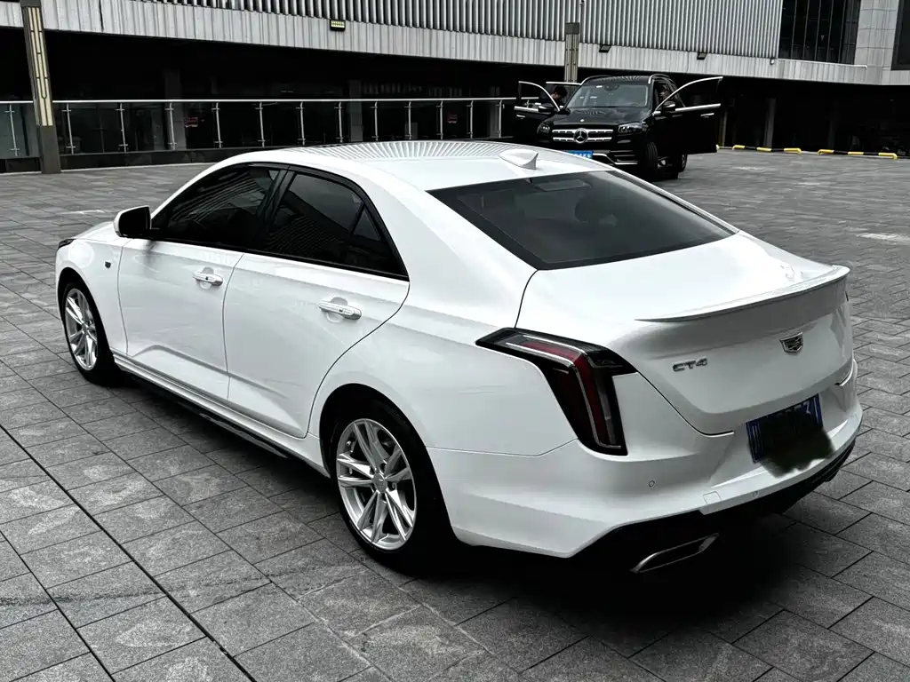 Cadillac CT4 — фото 6