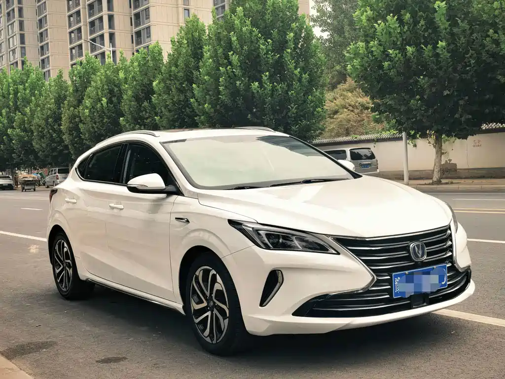Changan Eado XT — фото 3