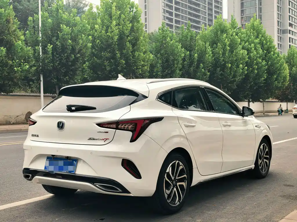 Changan Eado XT — фото 9