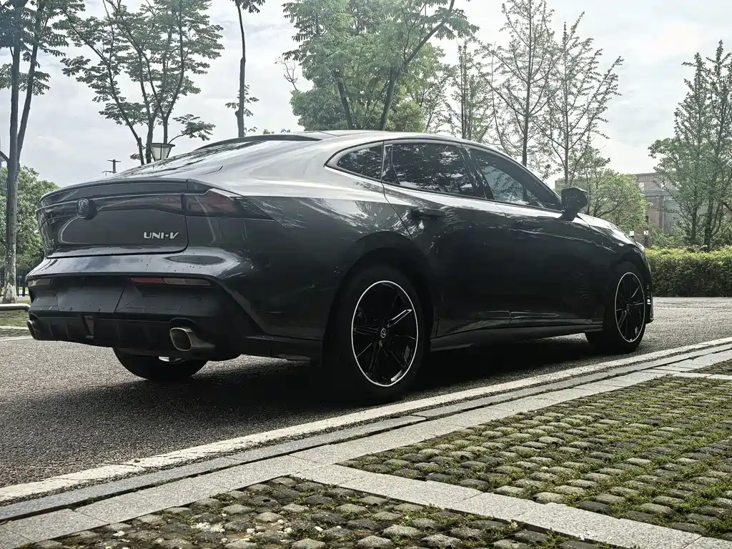 Changan UNI-V — фото 5