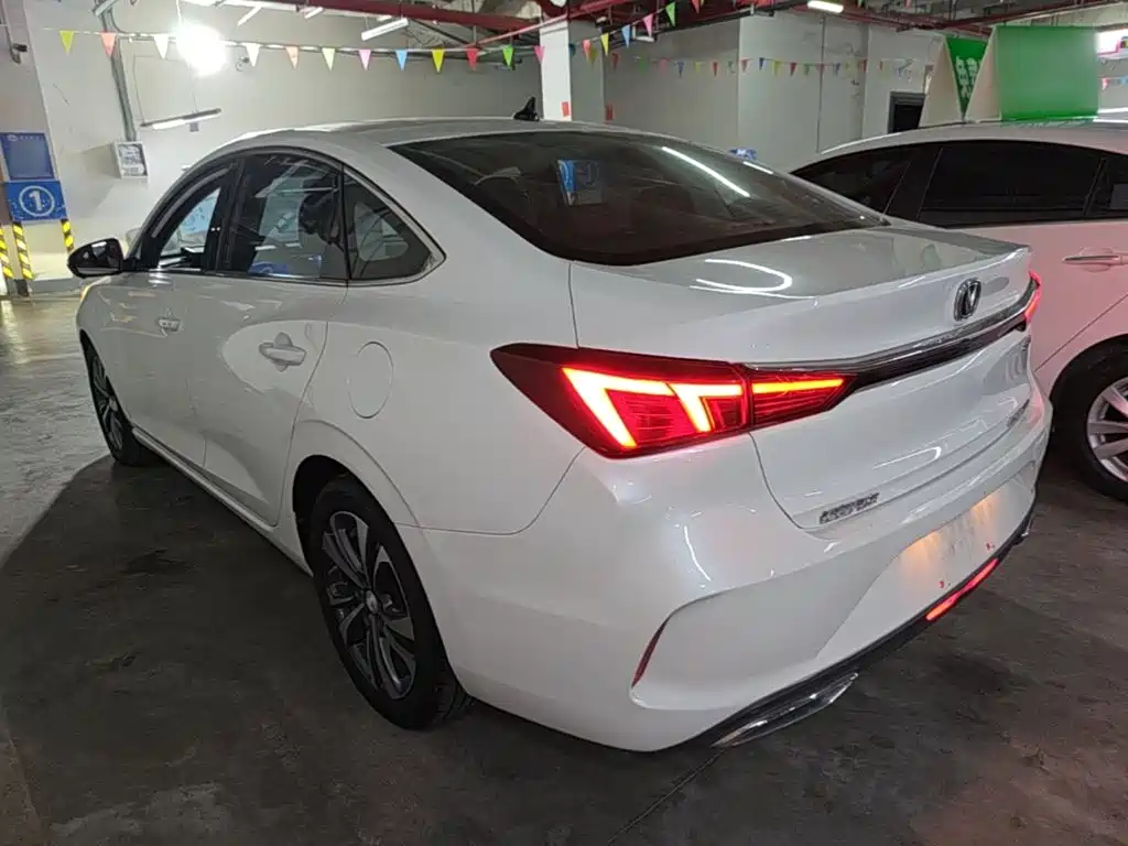 Changan Eado — фото 5