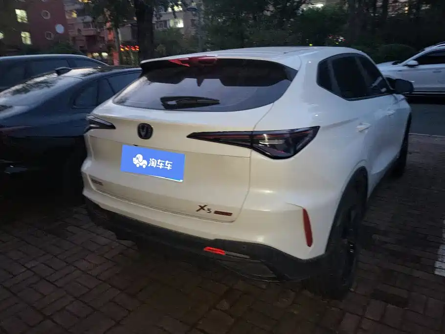 Changan X5 PLUS — фото 3