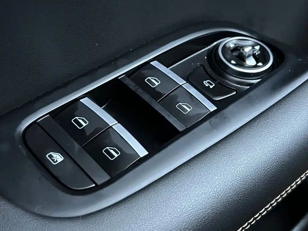 Chery Tiggo 8 — фото 14