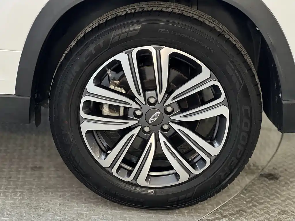 Chery Tiggo 8 — фото 23