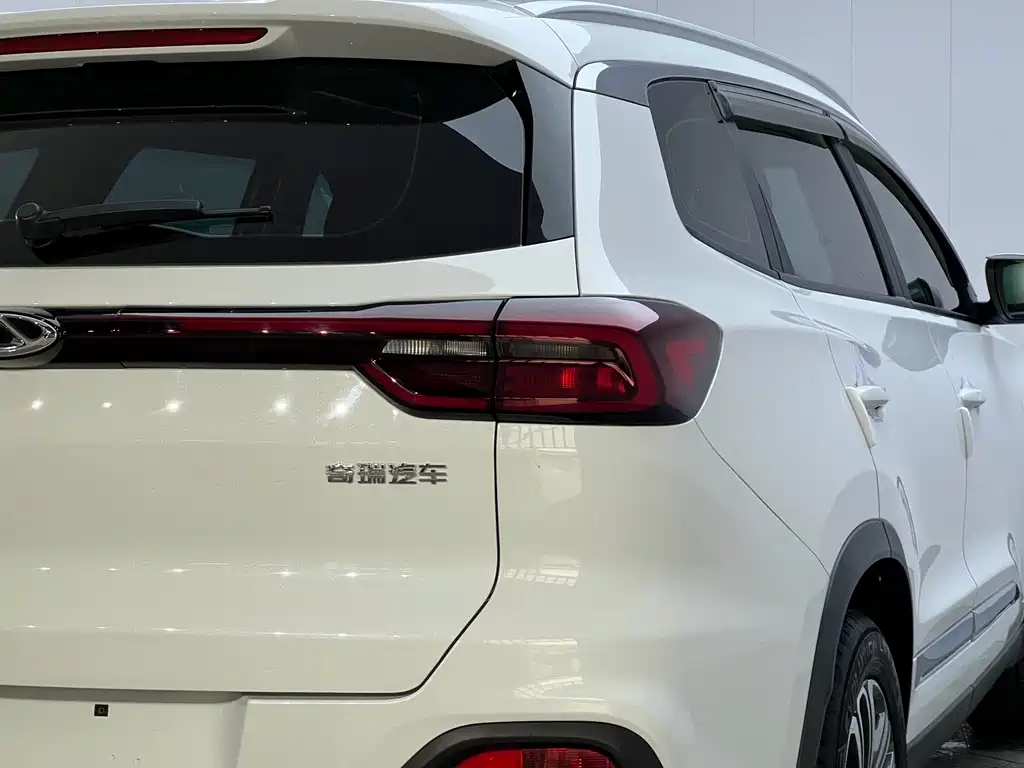 Chery Tiggo 8 — фото 27