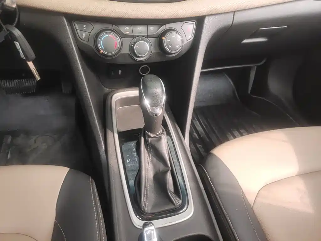 Chevrolet Monza — фото 14