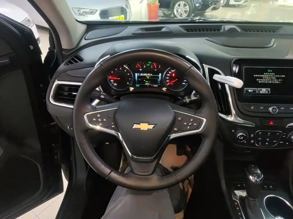 Chevrolet Equinox — фото 11