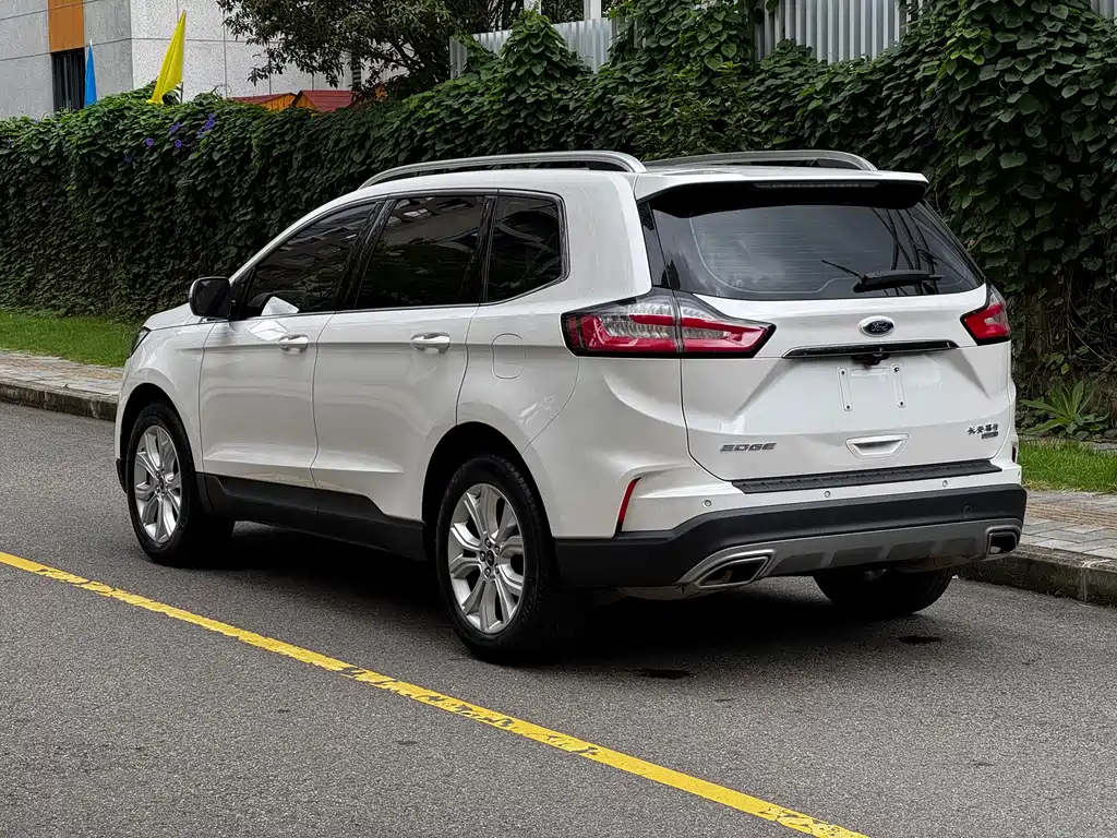 Ford Edge — фото 6