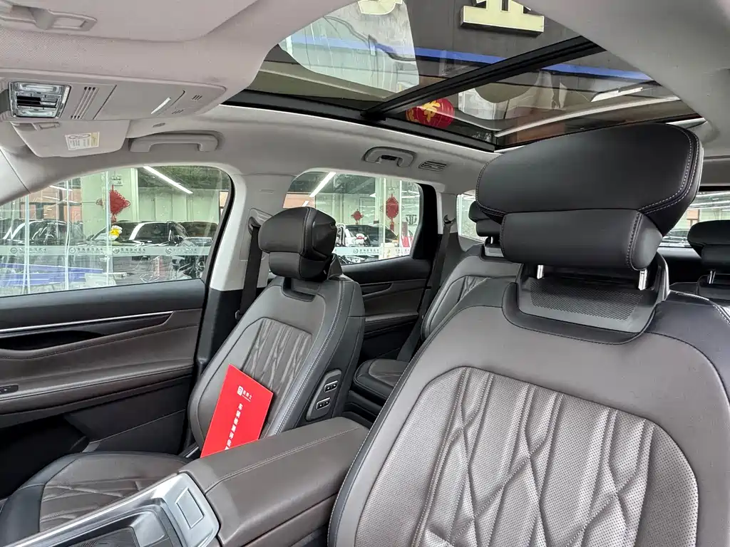 Ford Edge — фото 10