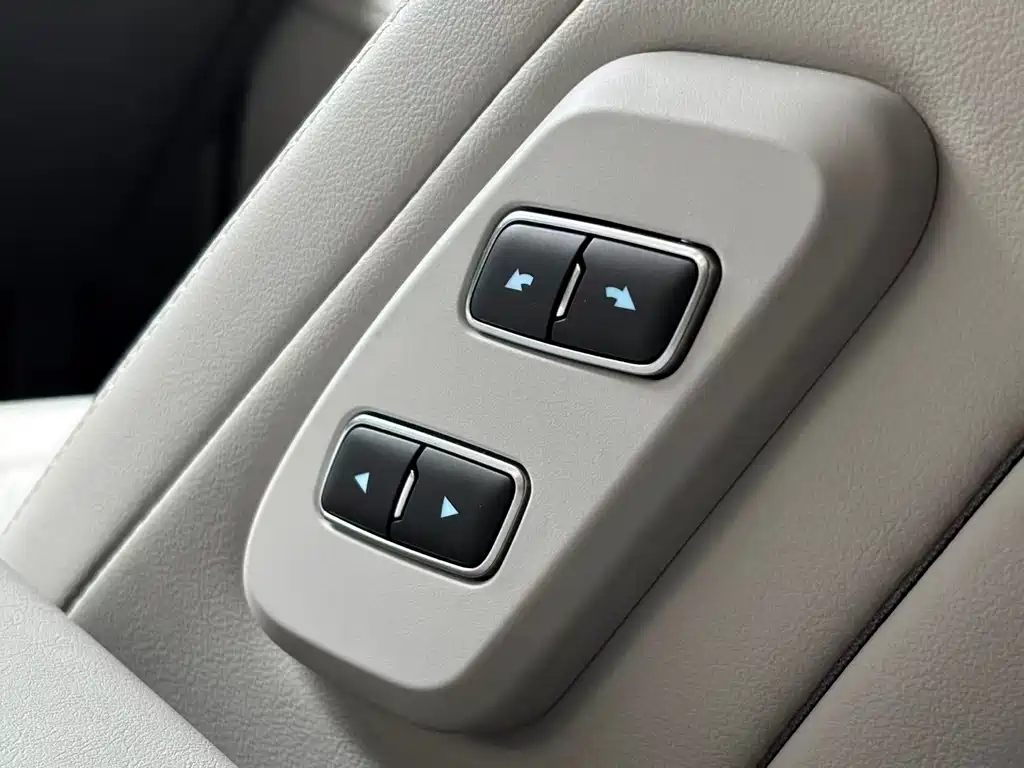 Ford Edge — фото 10