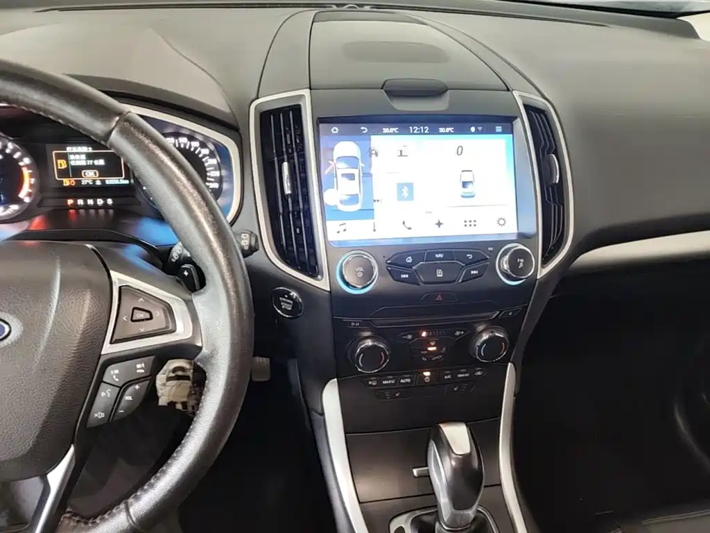 Ford Edge — фото 13