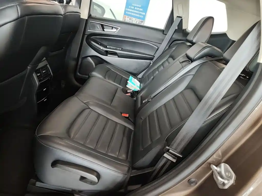 Ford Edge — фото 17