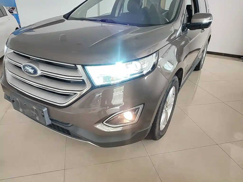 Ford Edge — фото 24