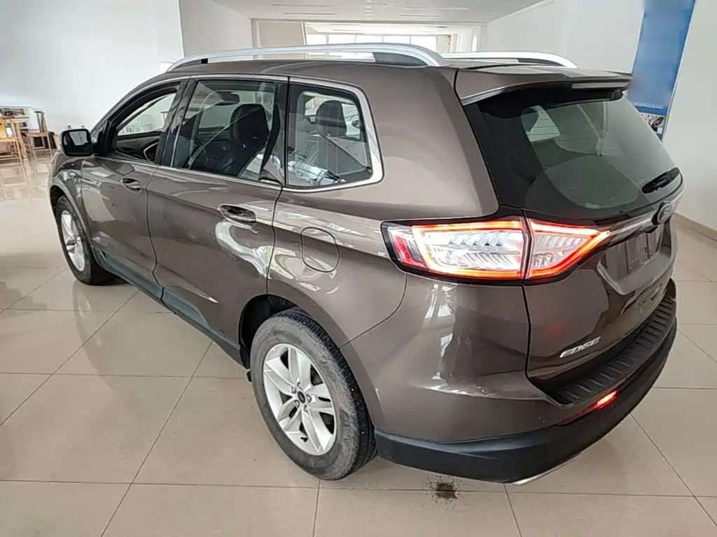 Ford Edge — фото 5