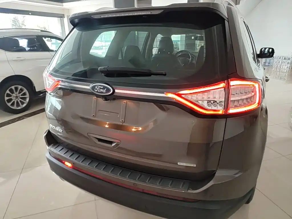Ford Edge — фото 6