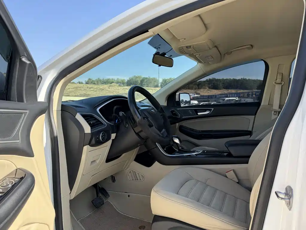 Ford Edge — фото 4