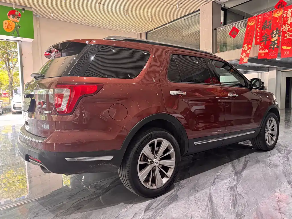 Ford Explorer (Import) — фото 9