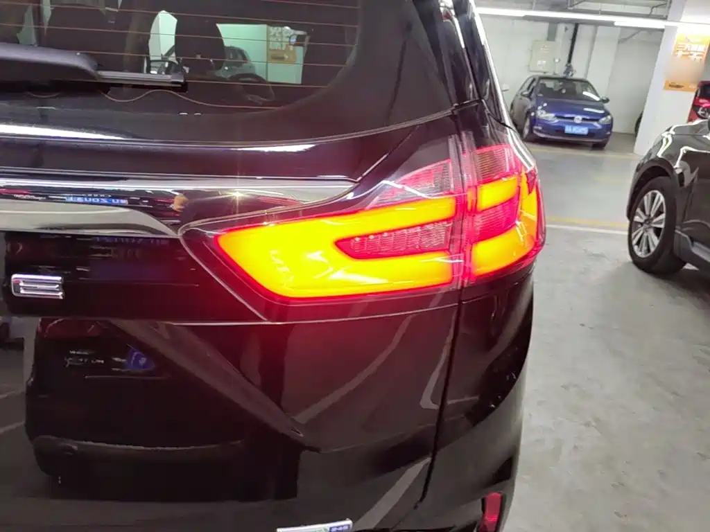 Ford Edge — фото 8