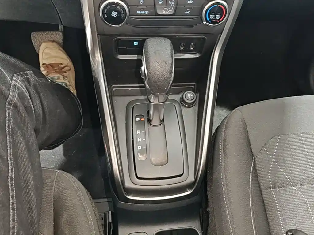 Ford Ecosport — фото 14