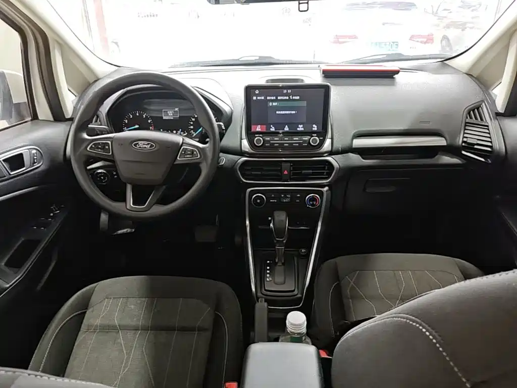 Ford Ecosport — фото 10